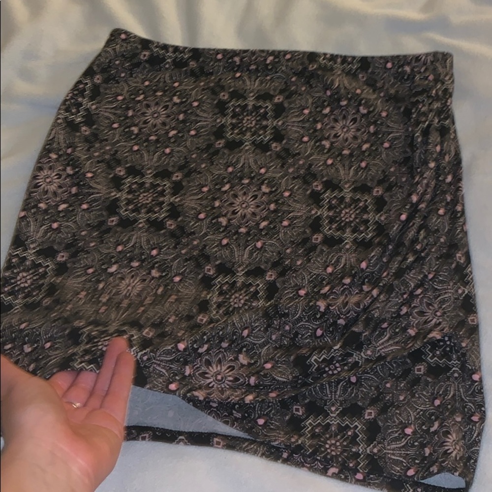 Patterned skirt - Picture 2 of 3